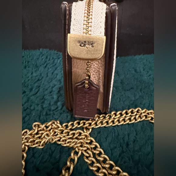 Coach Pebbled Leather Crossbody Bag with Chain Strap (Nordstrom Exclusive) - Picture 4 of 10